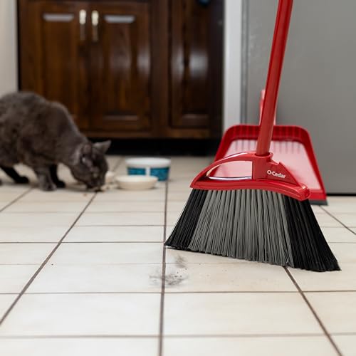 O-Cedar Pet Pro Broom with Step-On Dustpan | Remove 99% with One Sweep | Removes 3 Times More Pet Hair | Quiet Cleaning Tool for Cat and Dog Owners