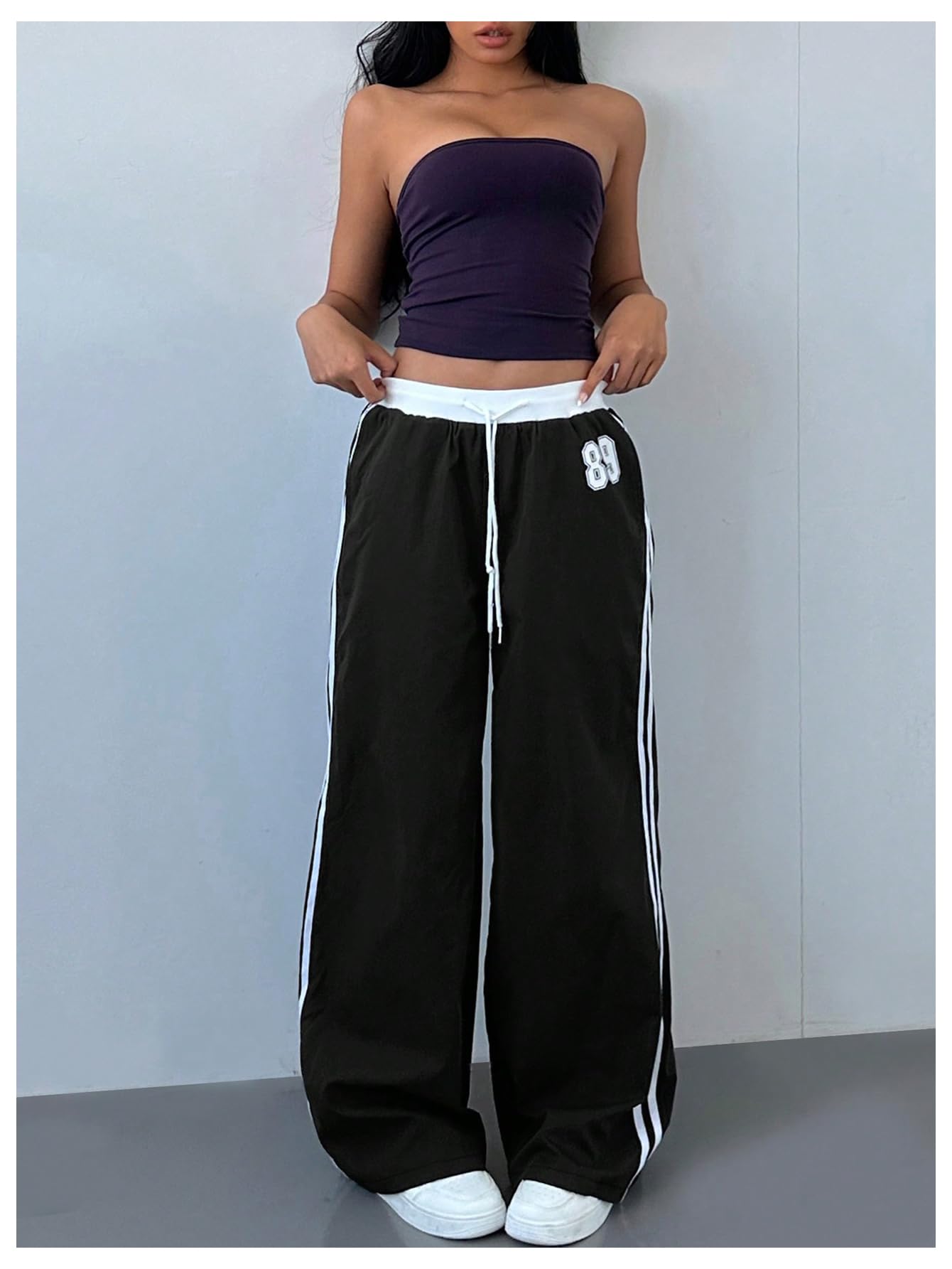 WDIRARA Women's Wide Leg Baggy Sweatpants Side Striped Number Graphic Track Pants with Pockets Black Large