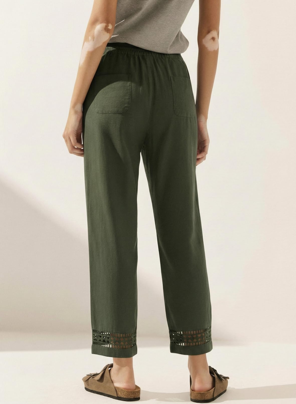 Acelitt Women Casual Linen Pants Fall Fashion 2026 Lightweight Drawstring Elastic Waist Beach Capri Pants Trousers with Pockets Dark Green Medium