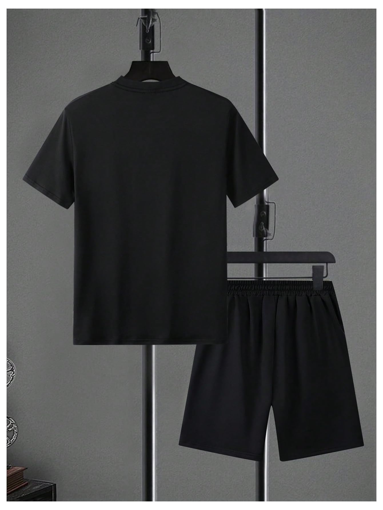 WDIRARA Men's 2 Piece Short Sets Graphic Print Short Sleeve T Shirts and Drawstring Shorts Clothing Set Black Large