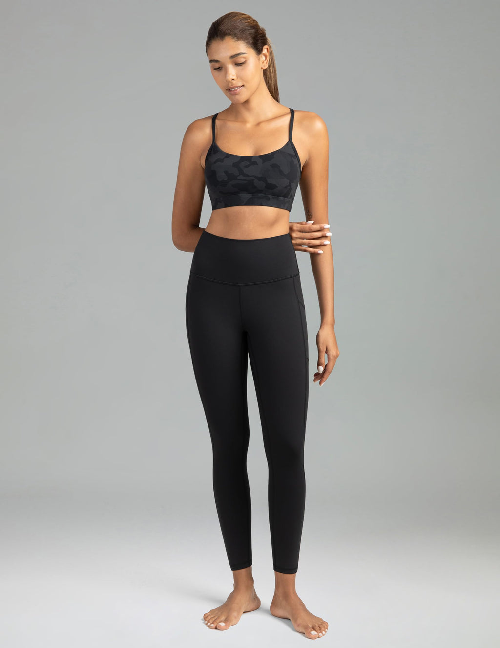 Colorfulkoala Women's High Waisted Tummy Control Workout Leggings 7/8 Length Yoga Pants with Pockets (L, Black)