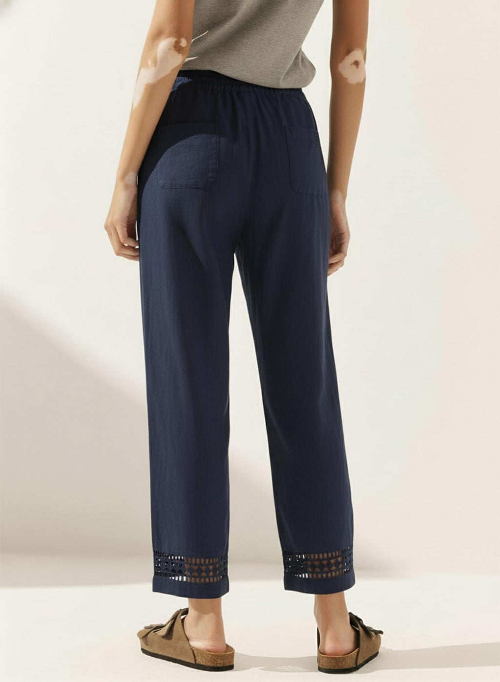 Acelitt Women Casual Linen Pants Fall Fashion 2026 Lightweight Drawstring Elastic Waist Beach Capri Pants Trousers with Pockets Blue Medium