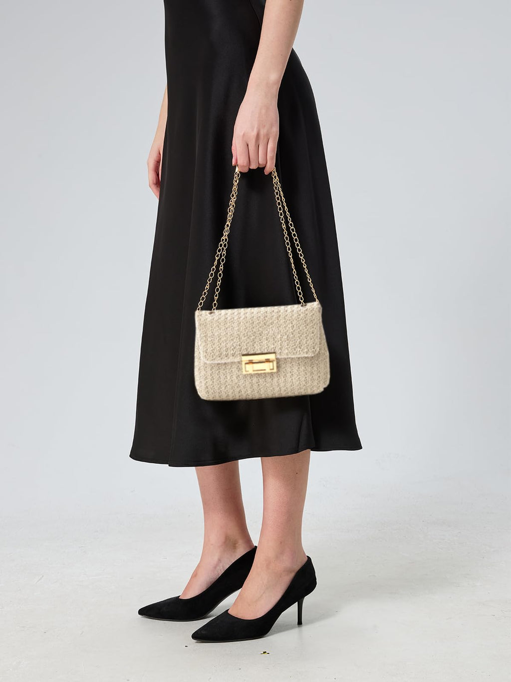 EONTISO Woven Straw Purse Summer Clutch, Gold Chain, Flap with Turn-Lock Closure (White)