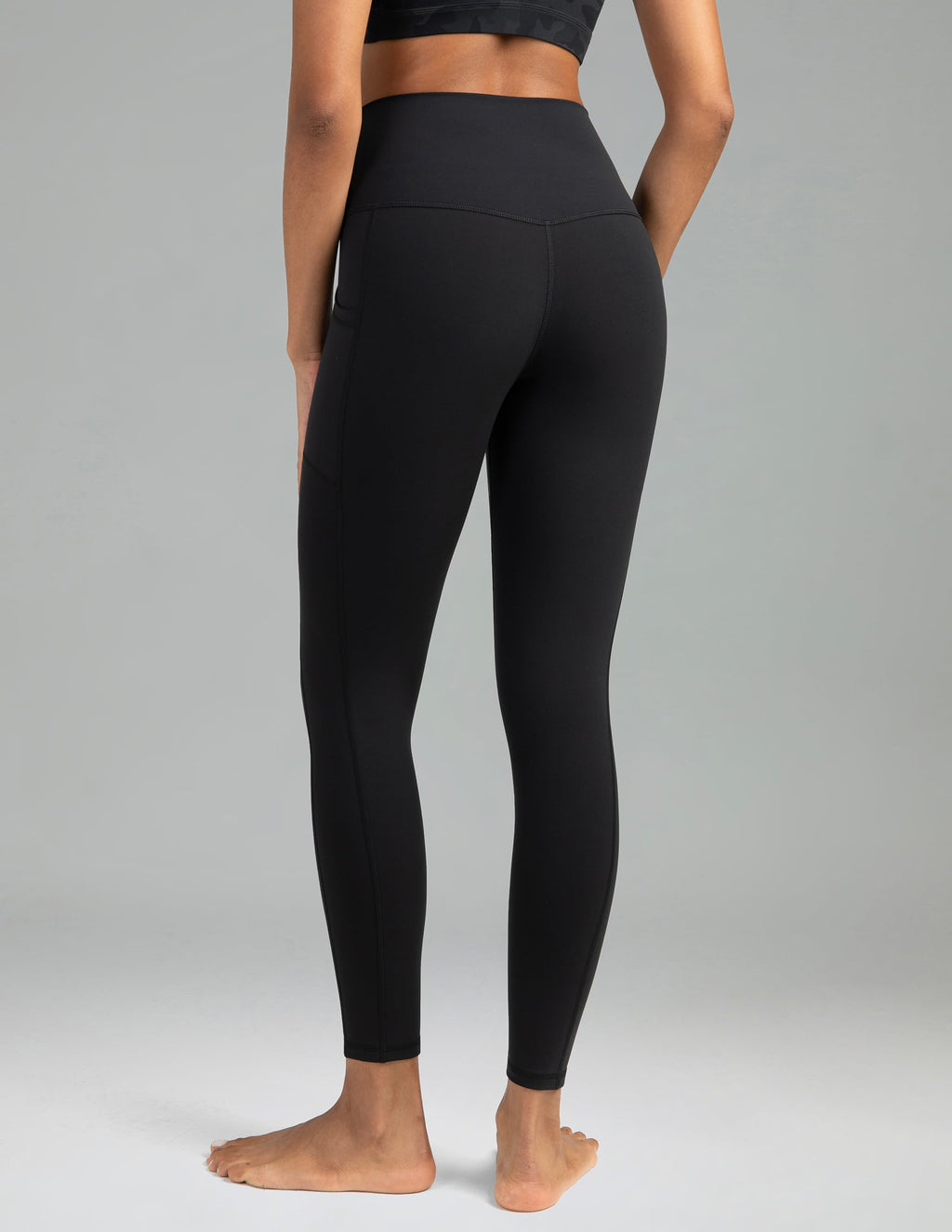 Colorfulkoala Women's High Waisted Tummy Control Workout Leggings 7/8 Length Yoga Pants with Pockets (L, Black)