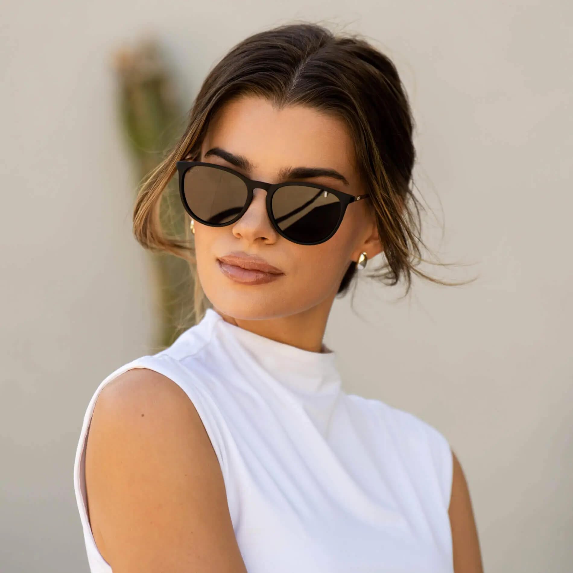 WearMe Pro Round Polarized Sunglasses for Women - UV400 Protection, Lightweight Tortoise Shell Frame, Vintage Retro Designer Style (Gold Frame/Black Lens)