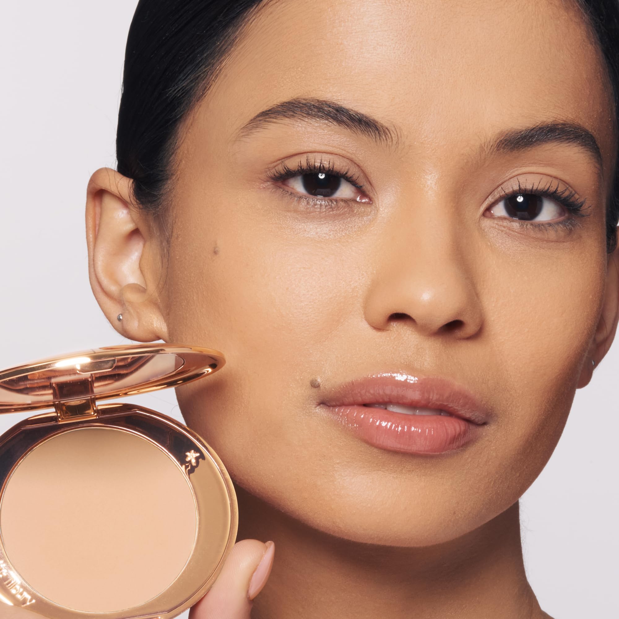 Charlotte Tilbury Magic Vanish Color Corrector - Buttery Cream Makeup to Help Reduce the Appearance of Dark Circles & Puffiness - Enriched with Mica to Reveal a Luminous Complexion - Fair