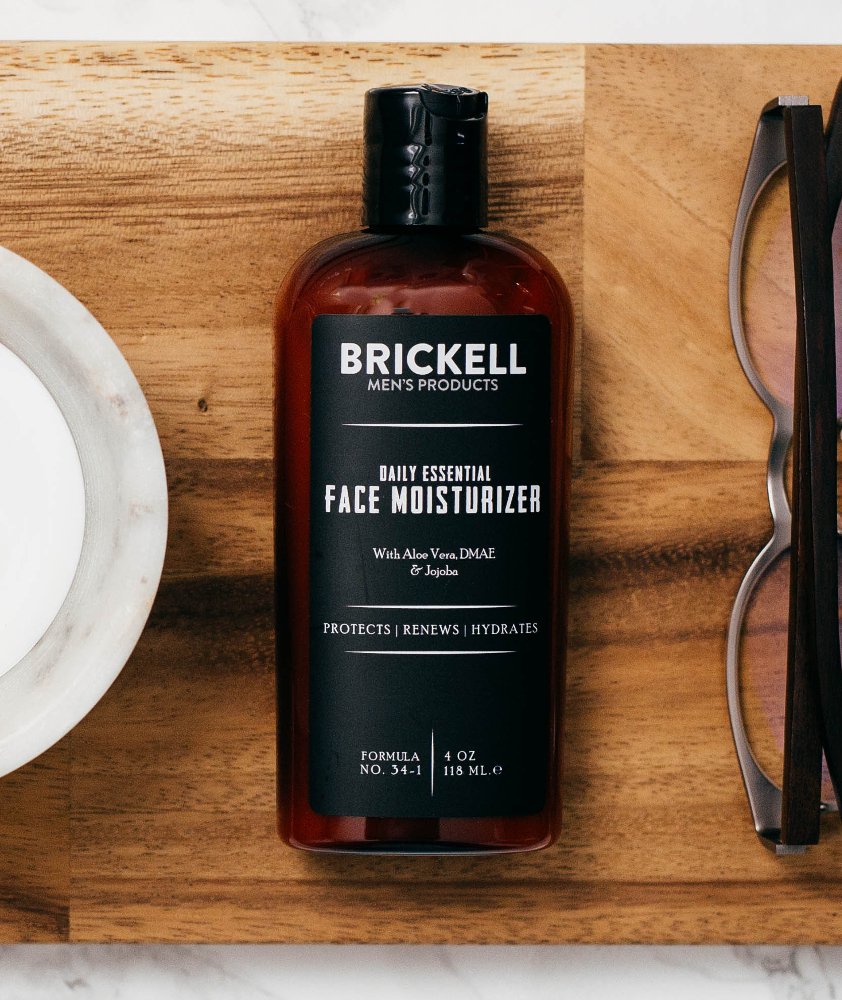 Brickell Men's Daily Essential Face Moisturizer for Men, Fast-Absorbing Face Lotion with Niacinamide, Green Tea, and Hyaluronic Acid, 4 Ounce, Scented