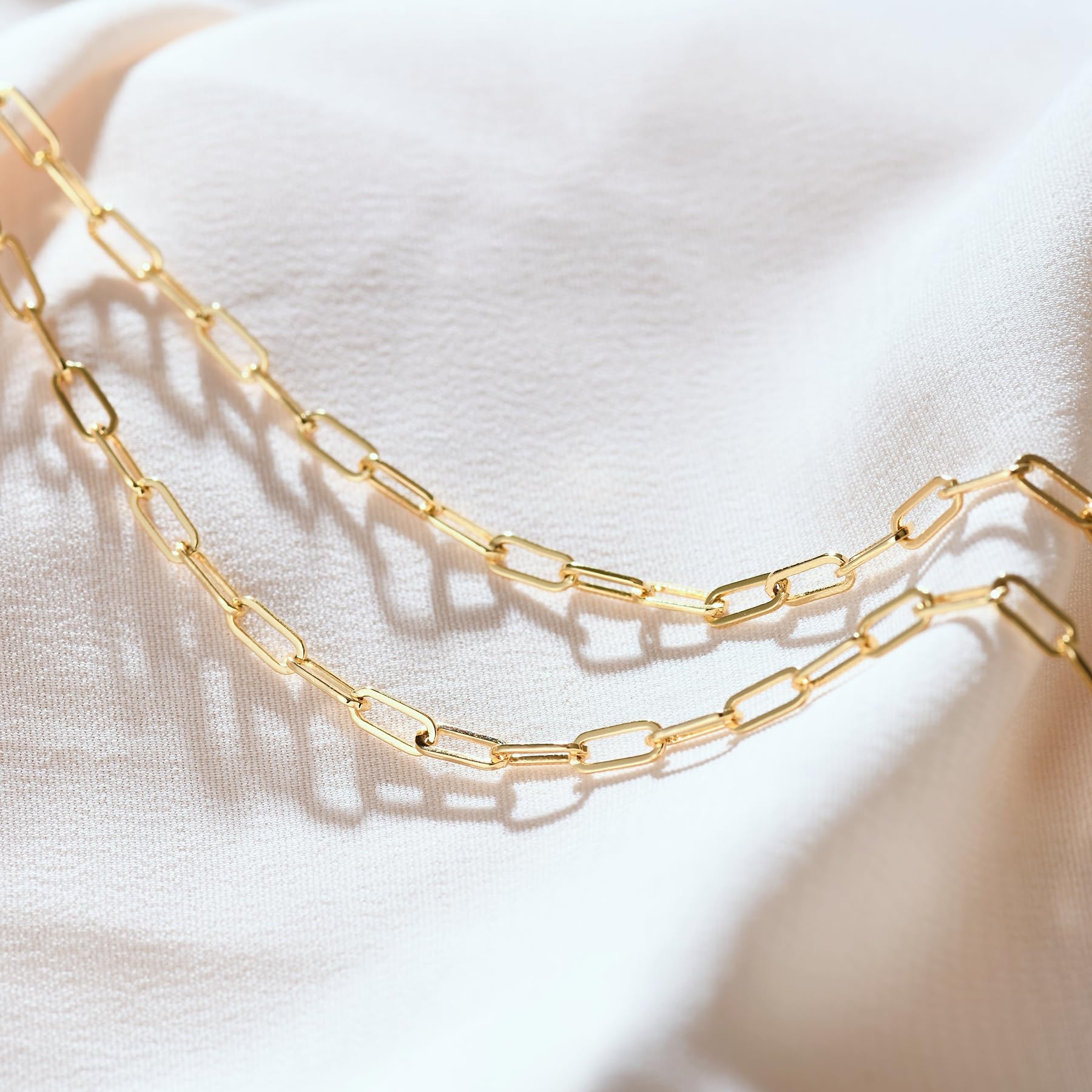AHSIWC 14K Gold Chain Necklaces 2.5mm Paperclip Chains for Women Trendy Non-tarnish Necklace Unisex Gold Jewelry Gifts Sweat Proof and Fade Resistant Lifetime Quality（18-24Inches）