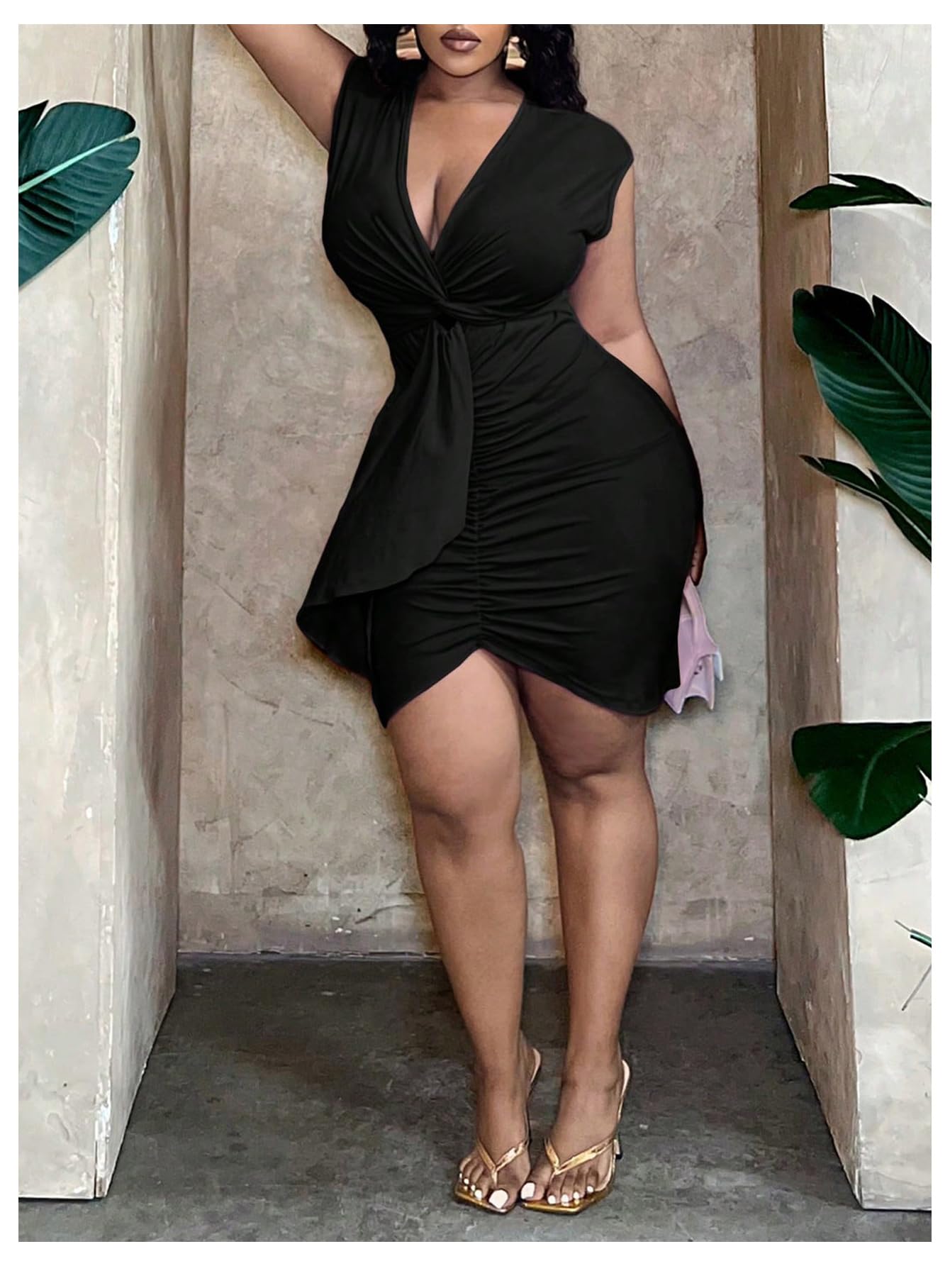 WDIRARA Women's Plus Size V Neck Sleeveless Bodycon Dress Ruched Twist Front Party Short Dress Black XX-Large Plus