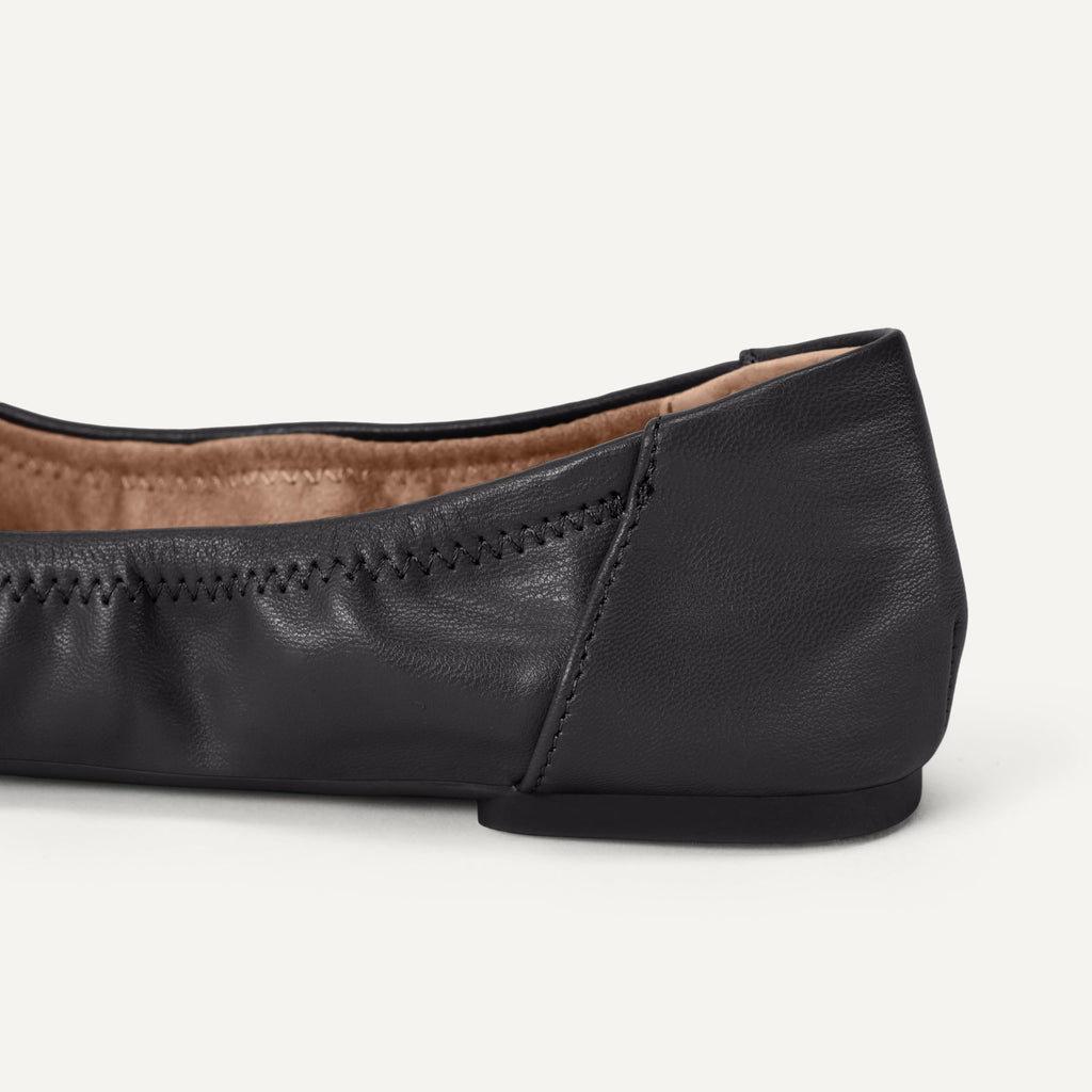 Amazon Essentials Women's Belice Comfortable Slip-On Ballet Flats Shoes, Black, 6.5 Wide