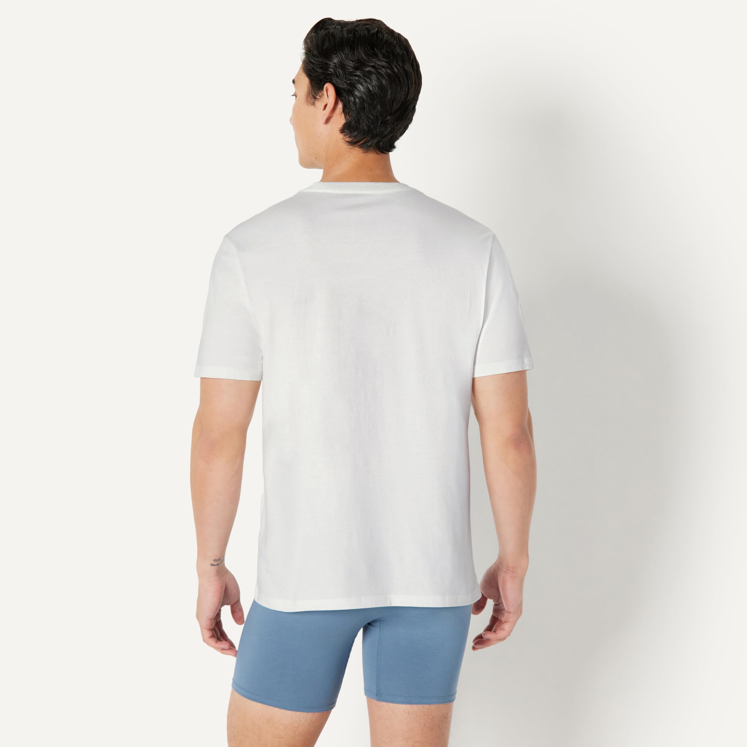 Amazon Essentials Men's Regular-Fit Short-Sleeve V-Neck T-Shirts, Pack of 6, White, XX-Large