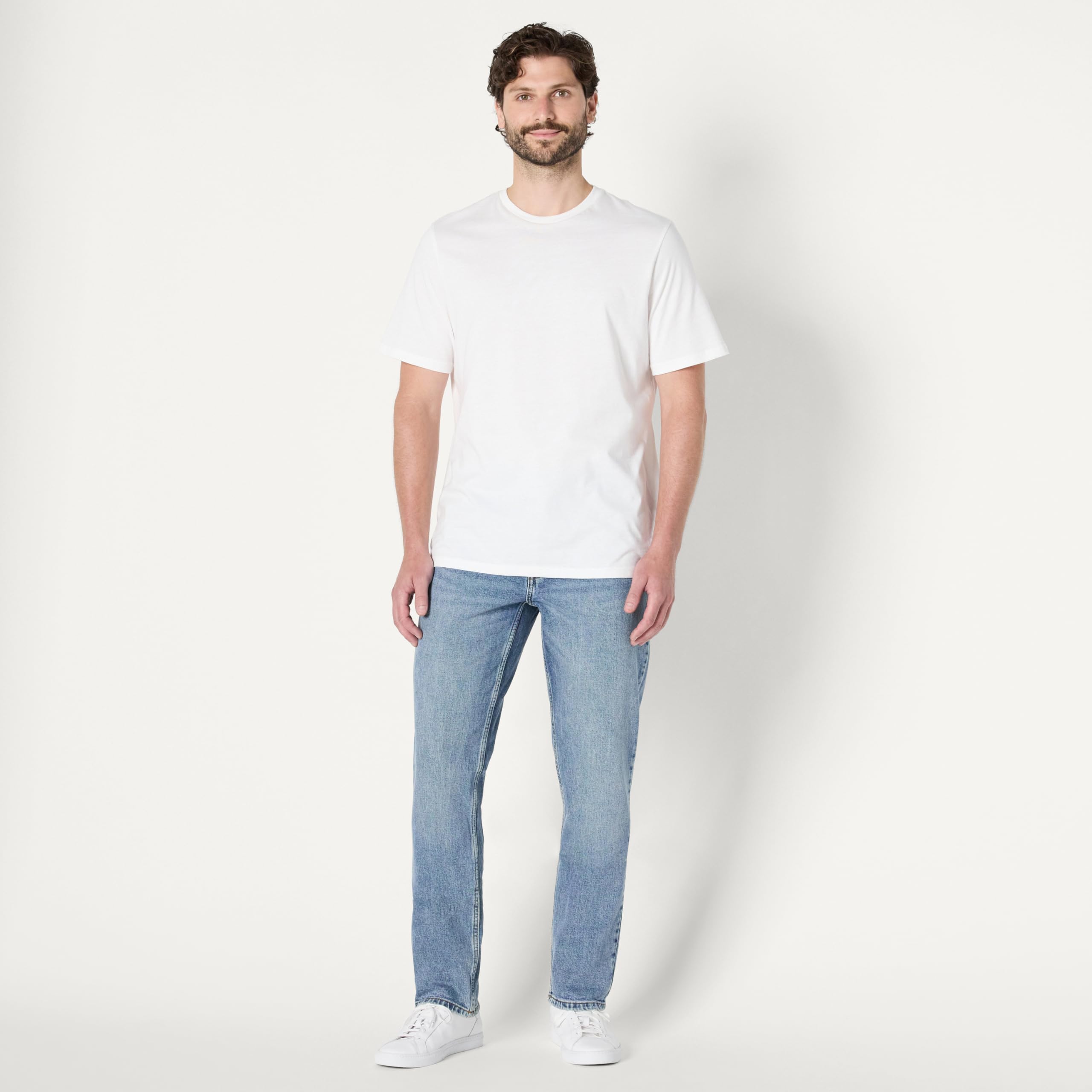 Amazon Essentials Men's Low Stretch Athletic Fit Jeans, Tinted Light Wash, 33W x 34L