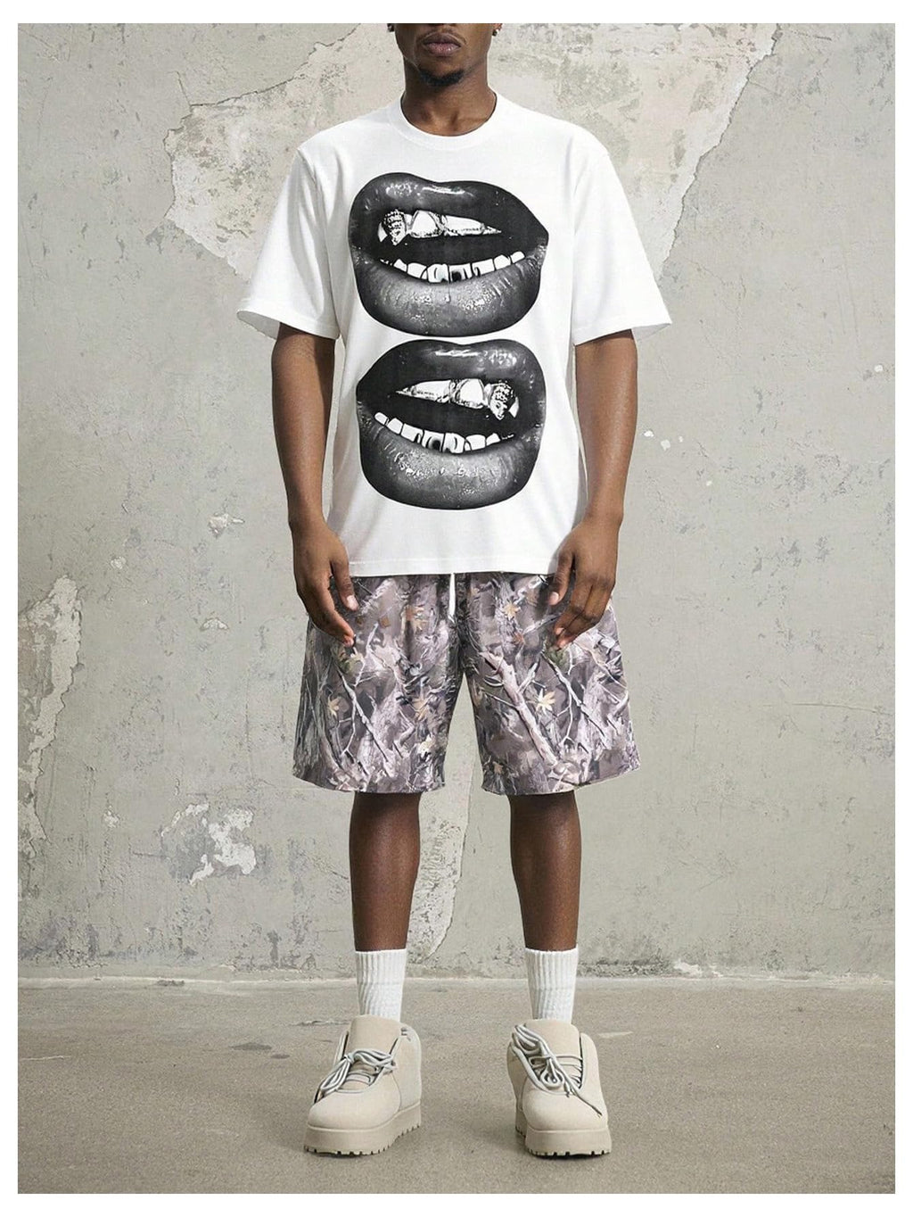 WDIRARA Men's 2 Piece Outfit Short Sleeve Lip Graphic Tees Camo Shorts Set Streetwear Outfits Multicolor Medium
