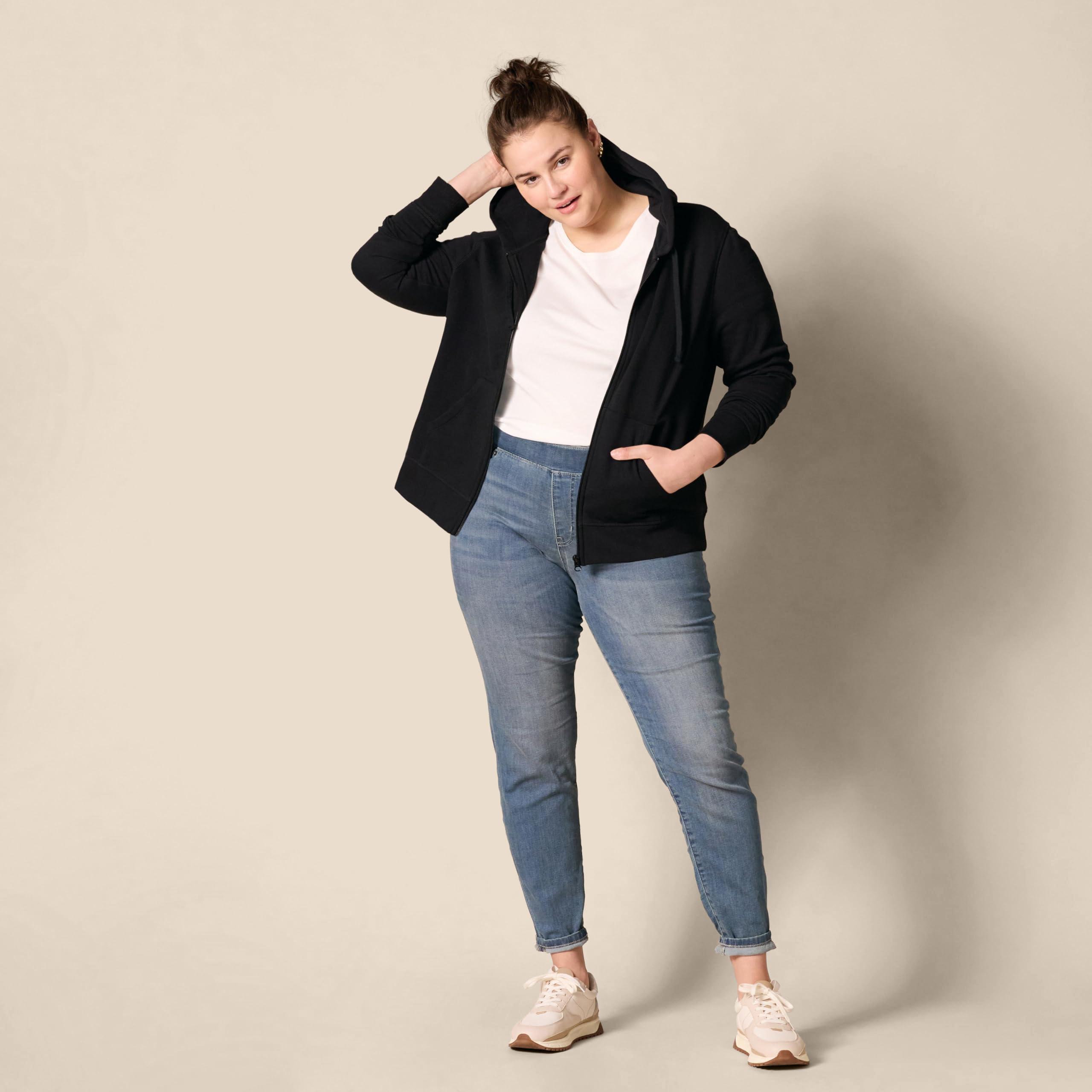 Amazon Essentials Women's Fleece Full-Zip Hoodie (Available in Plus Size), Black, Small