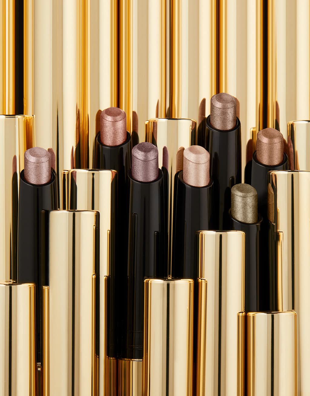 Hourglass Voyeur Eyeshadow Stick-Aurora (Olive Green)