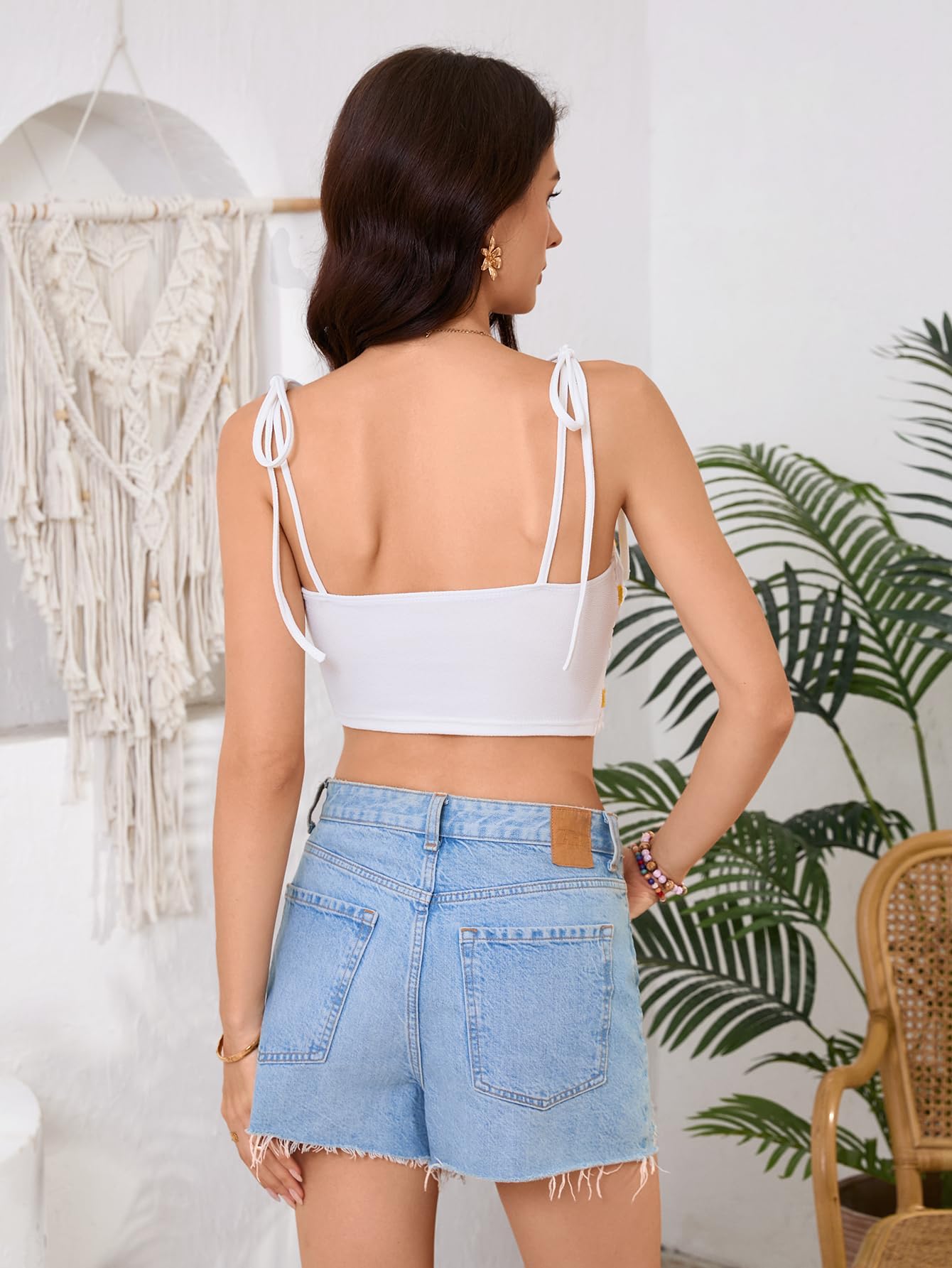 WDIRARA Women's Boho Daisy Floral Guipure Crop Top 3D Flower Tie Shoulder Square Neck Cute Cami Top White Large
