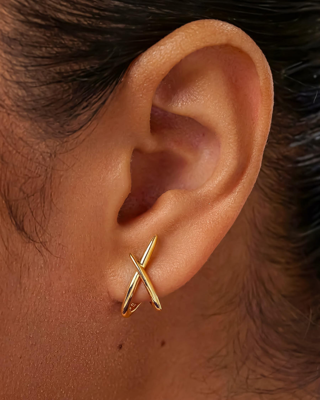 MUMREUES Gold Earrings for Women Trendy,14K Gold Plated Stud Earrings Dainty Earrings Simple Minimalist Gold Earrings Hypoallergenic Earring for Women Gifts
