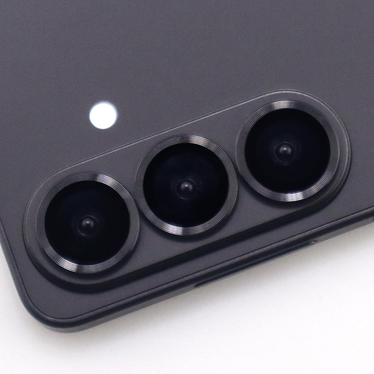 Luxqlo for Samsung Galaxy S26 / S26 Plus Camera Lens Protector Metal Ring Tempered Glass Lens Cover Accessories (Black)