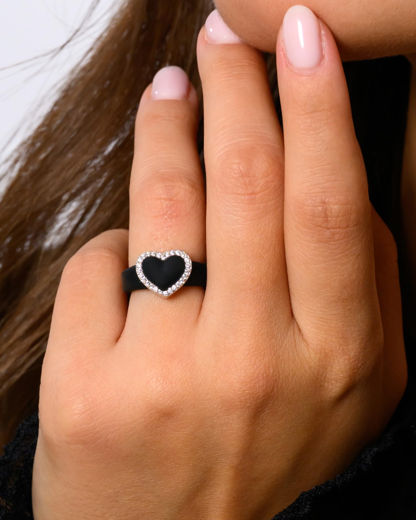 Rinfit Women's Silicone Wedding Band with Stones - Heart Ring with Cubic Zirconia - Black/Silver, Size 8