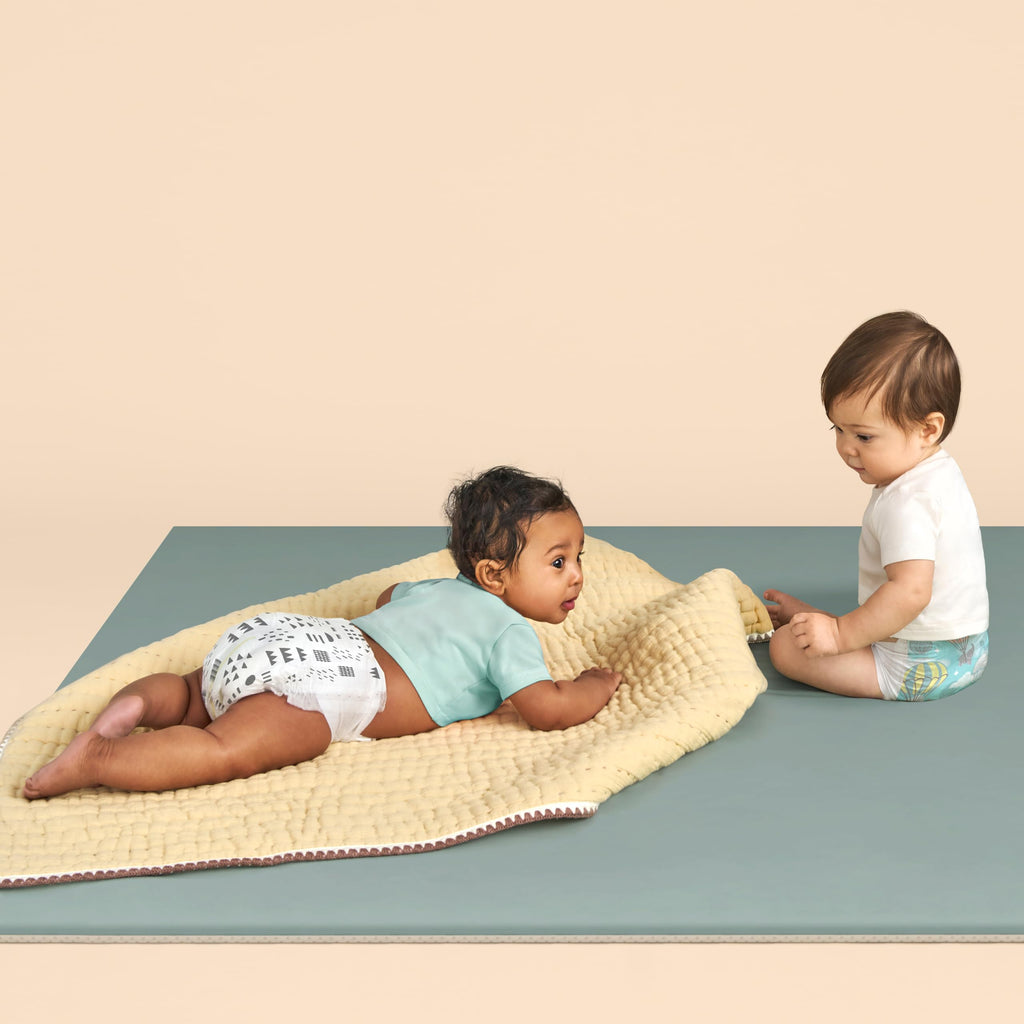 The Honest Company Comfort Dry Disposable Diapers for Sensitive Skin, Hypoallergenic, Fragrance-Free, Above It All + Pattern Play, Club Box Size 1 (8-14 lbs), 78 Count