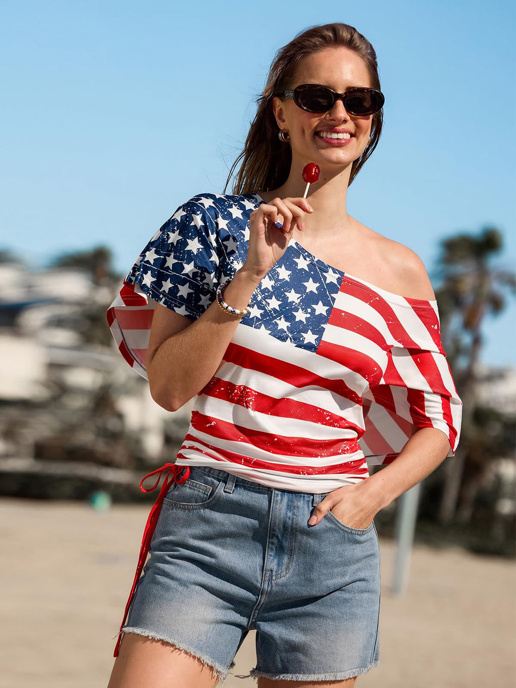 CUPSHE American Flag T Shirt Women USA Star Stripes Fourth July Tee Shirts Casual America Flag Print V Neck Tee Tops M