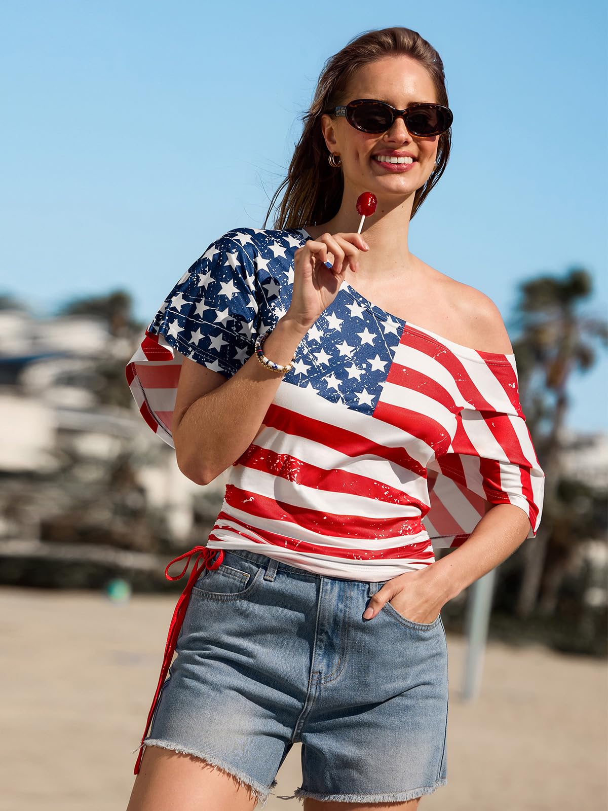 CUPSHE American Flag T Shirt Women USA Star Stripes Fourth July Tee Shirts Casual America Flag Print V Neck Tee Tops M
