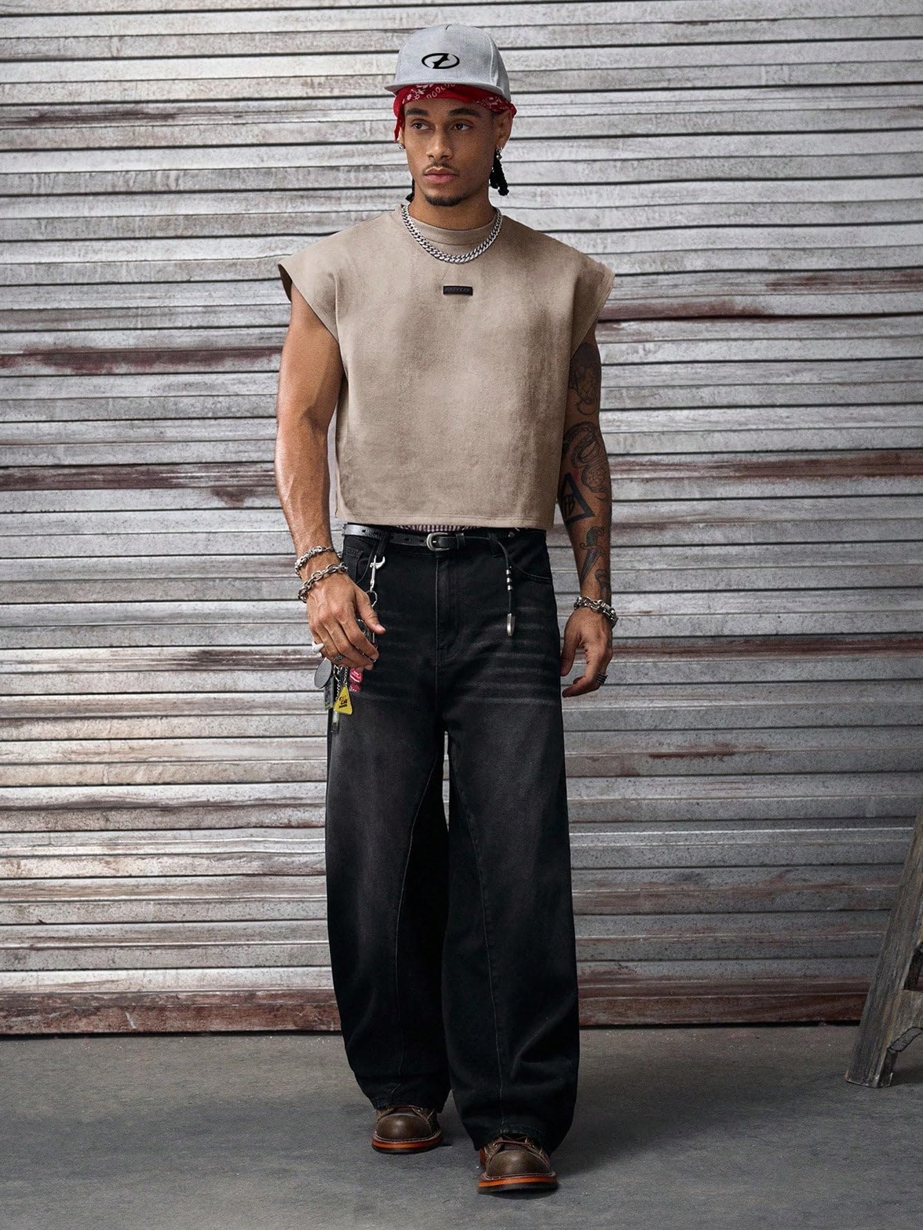 SHENHE Men's Letter Embossed Cropped Tank Top Y2k Sleeveless Crewneck Street Shirts Brown Large