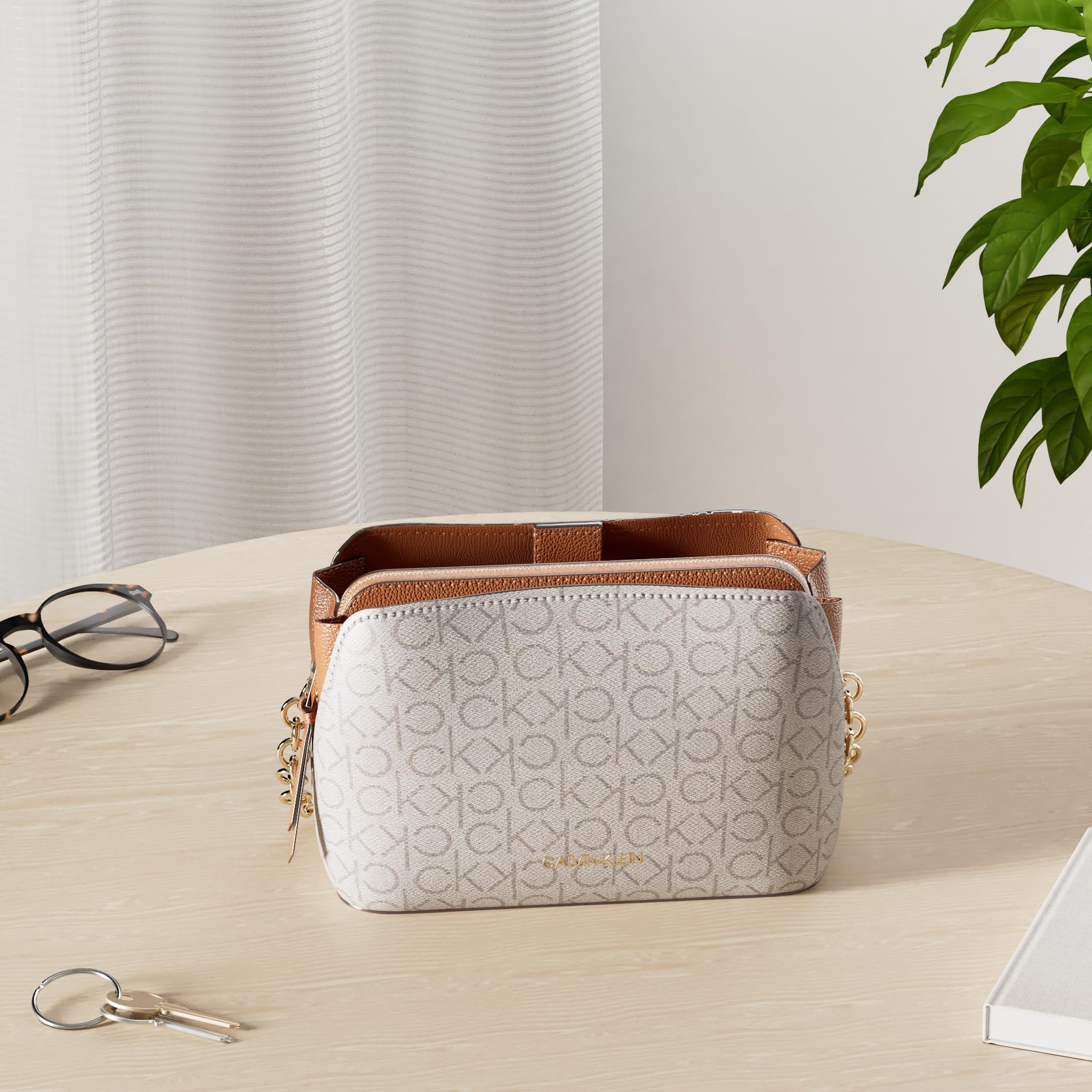 Calvin Klein Women's Hailey Signature Triple Compartment Chain Crossbody, Textured Almond/Taupe/Caramel Linear, One Size