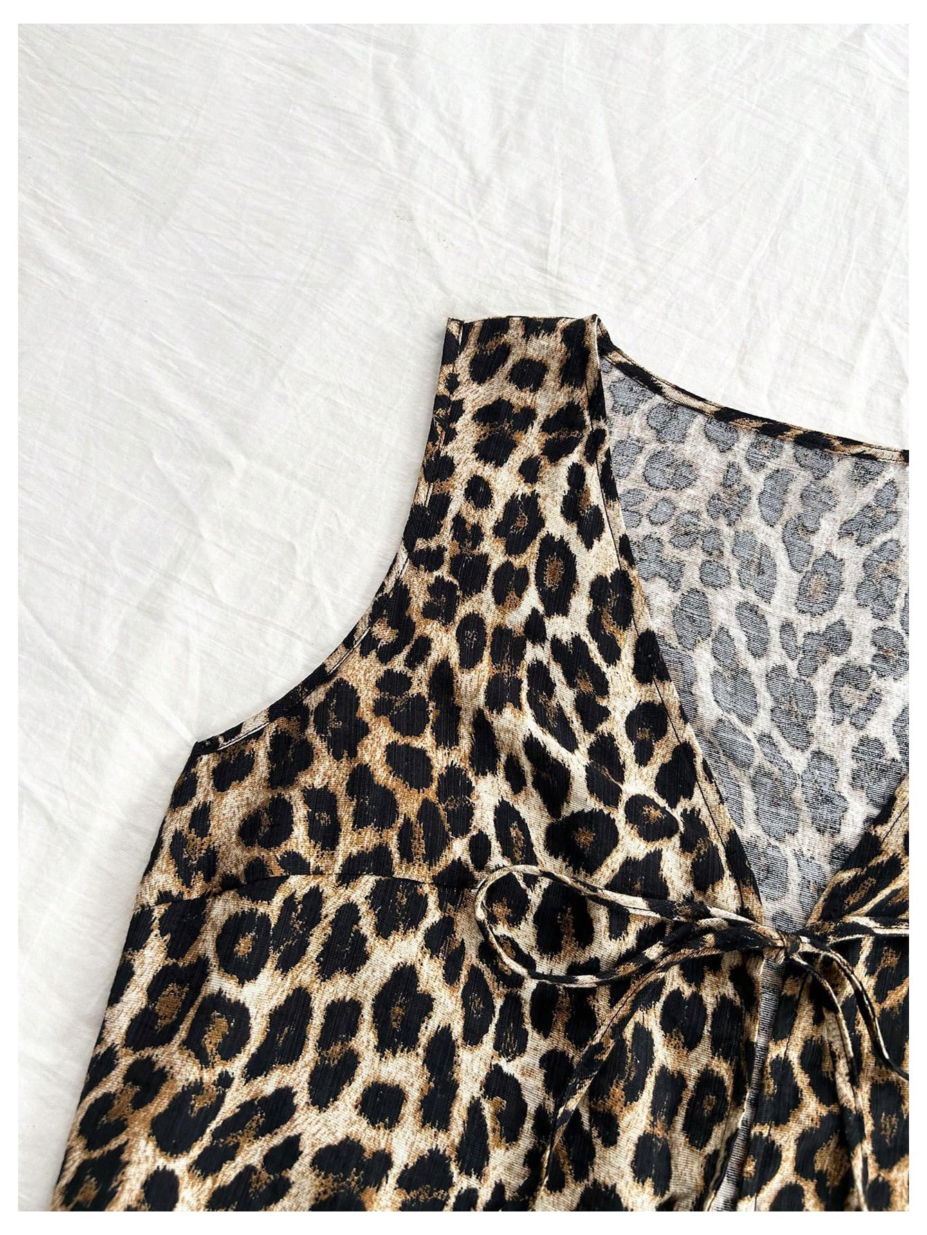 WDIRARA Women's Leopard Print Bow Tie Front Vest Sleeveless V Neck Crop Tank Top Multicolor Leopard Medium
