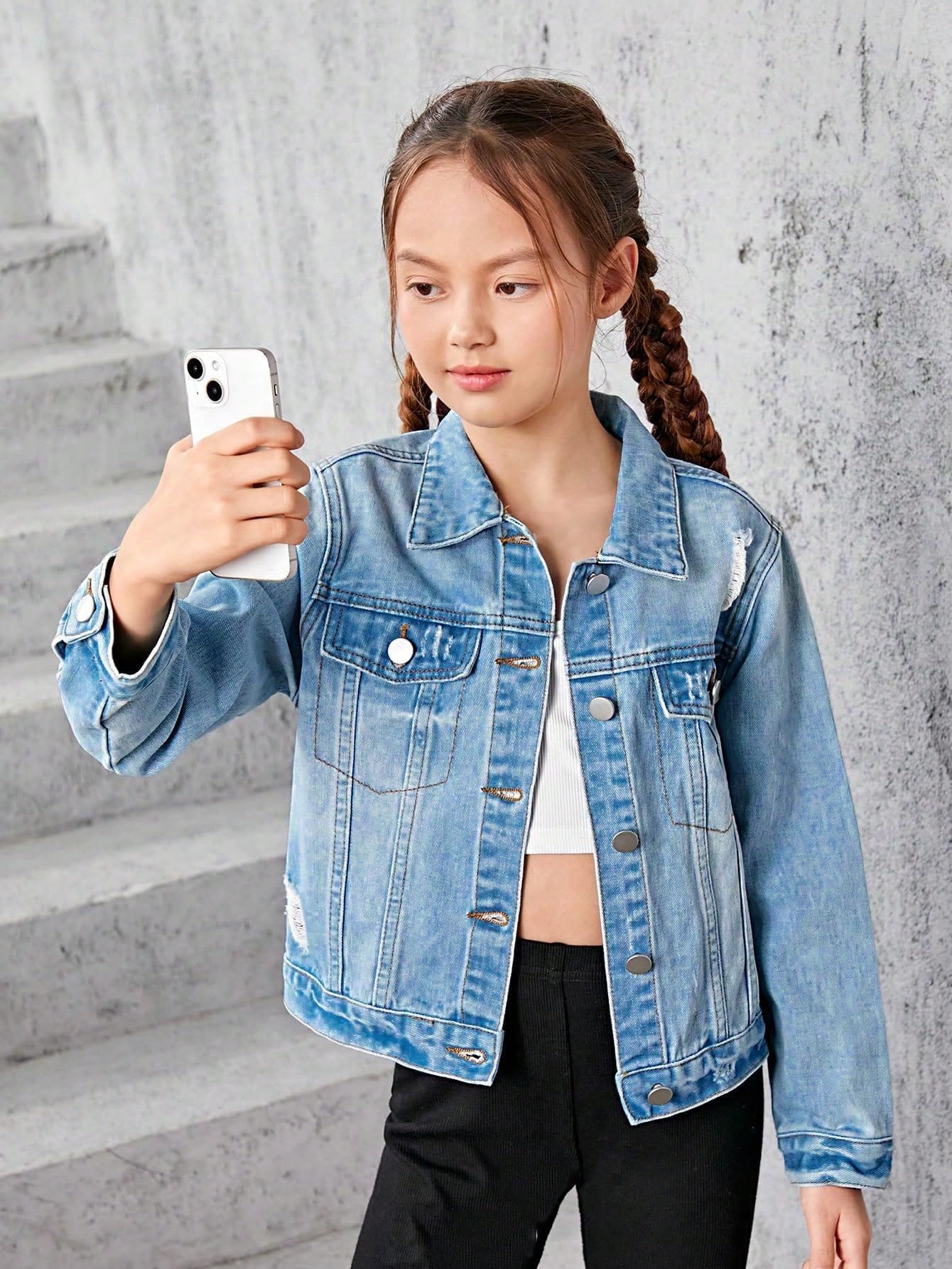 WDIRARA Girl's Ripped Flap Pocket Button Front Long Sleeve Collared Denim Jacket Medium Wash 13Y