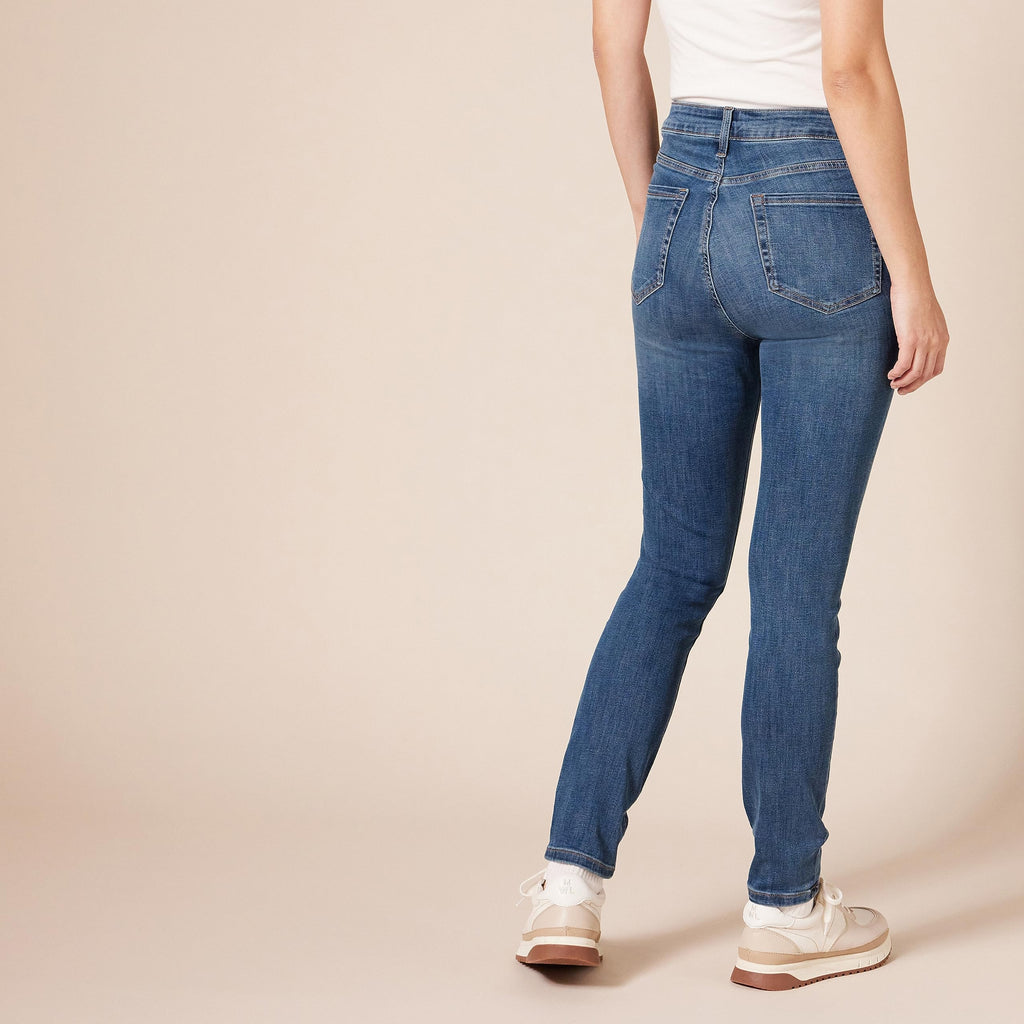 Amazon Essentials Women's High-Rise Skinny Stretch Jeans - Discontinued Colors, Medium Wash, 18