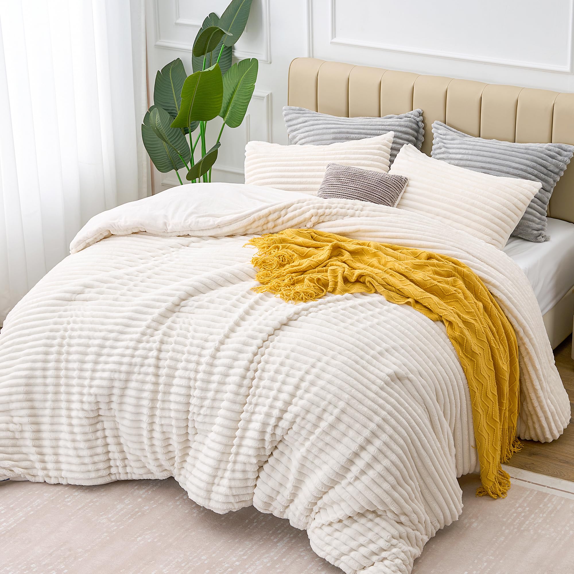 BEDELITE Fleece King Comforter Set -Super Soft & Warm Fluffy Cream White Bedding, Luxury Fuzzy Heavy Bed Set for Winter with 2 Pillow Cases