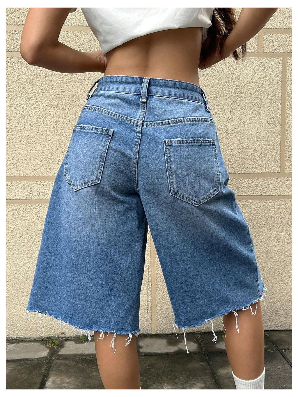 WDIRARA Women's Low Rise Baggy Denim Shorts Wide Leg Bermuda Jean Shorts Frayed Blue 26