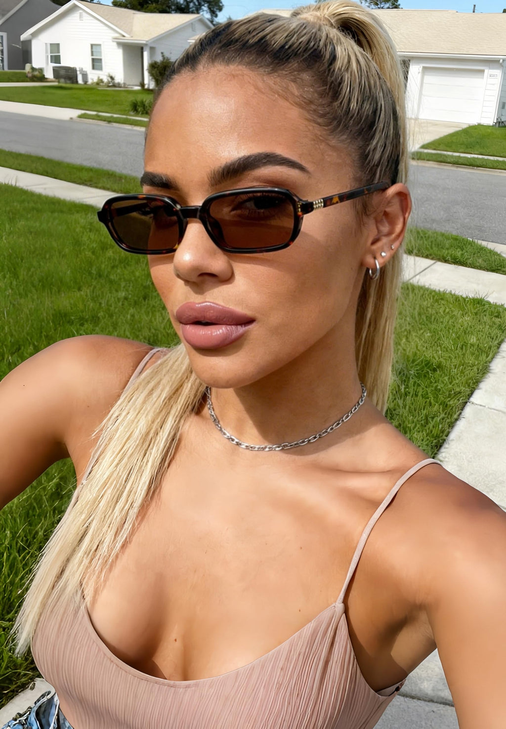 Colrea Retro Rectangle Sunglasses for Women Men Trendy Vintage Small Square Sun Glasses 90s Fashion Cute Sunnies UV400 Protection CL010