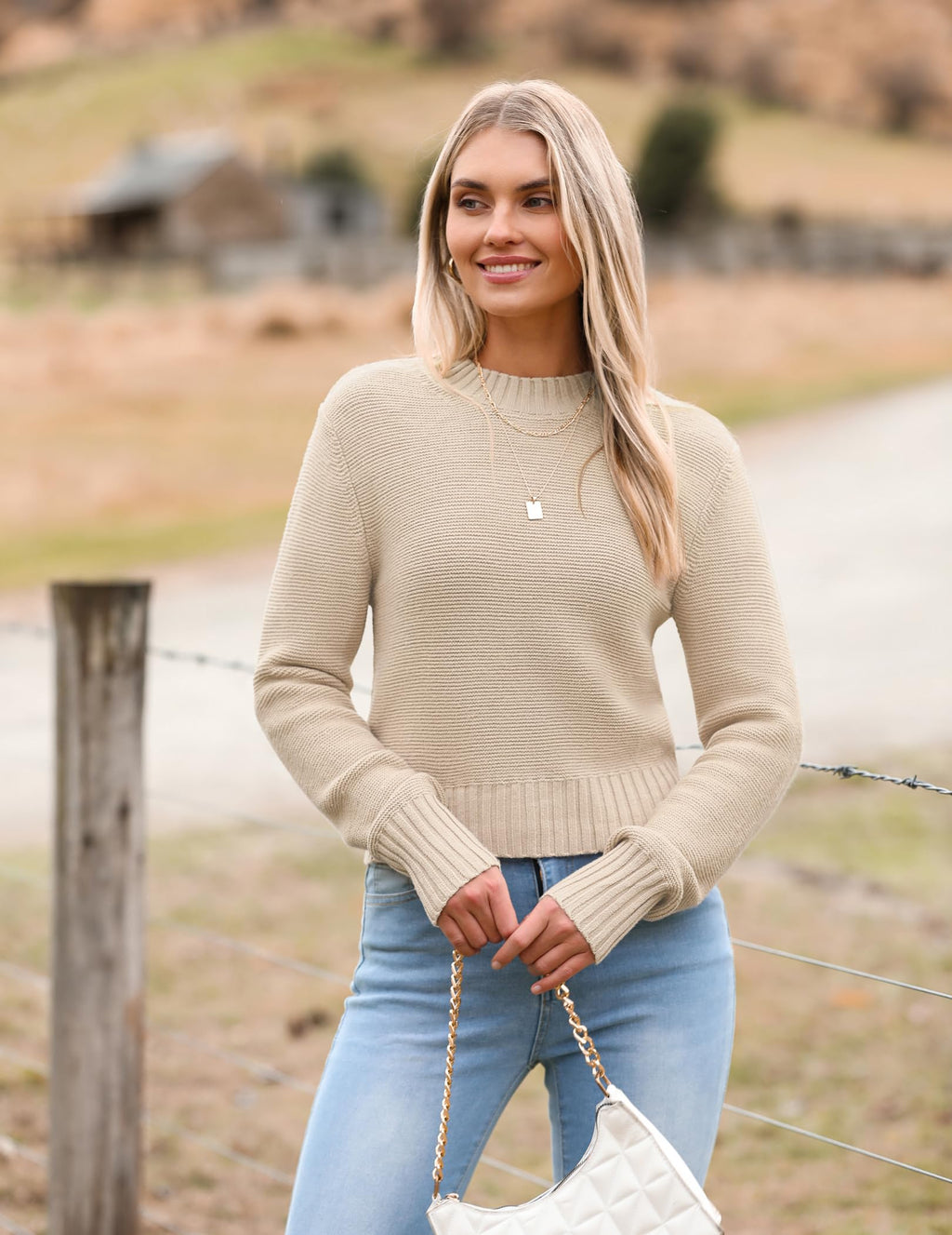 Zeagoo Women's 2025 Fall Crewneck Cropped Sweater Trendy Long Sleeve Ribbed Knit Pullover Jumper Tops Beige