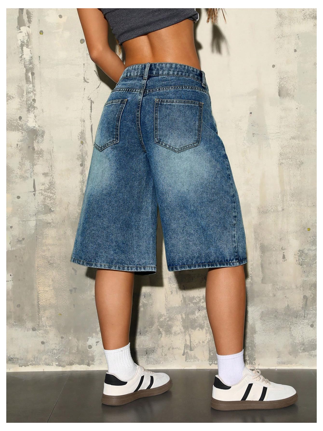 WDIRARA Women's Low Rise Baggy Denim Shorts Wide Leg Bermuda Jean Shorts Blue Washed 28