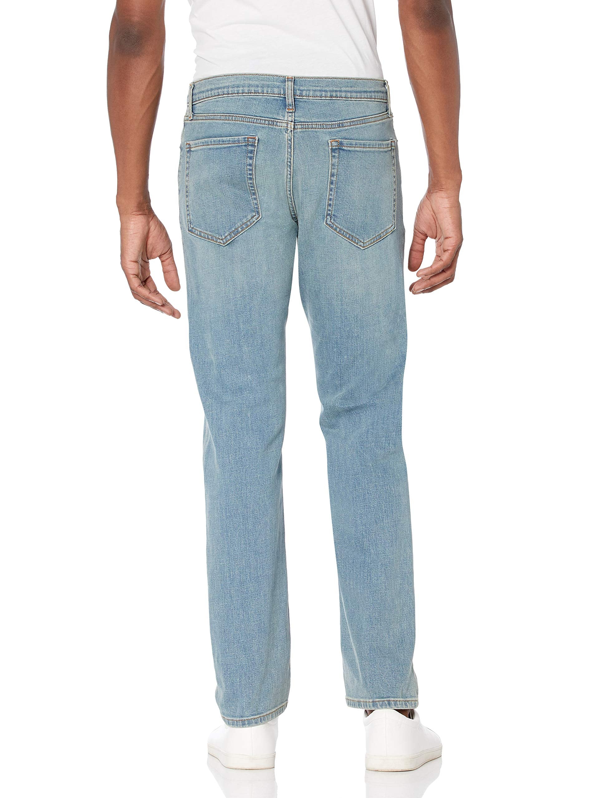 Amazon Essentials Men's Straight-Fit Stretch Jean - Discontinued Colors, Light Blue Vintage, 33W x 32L