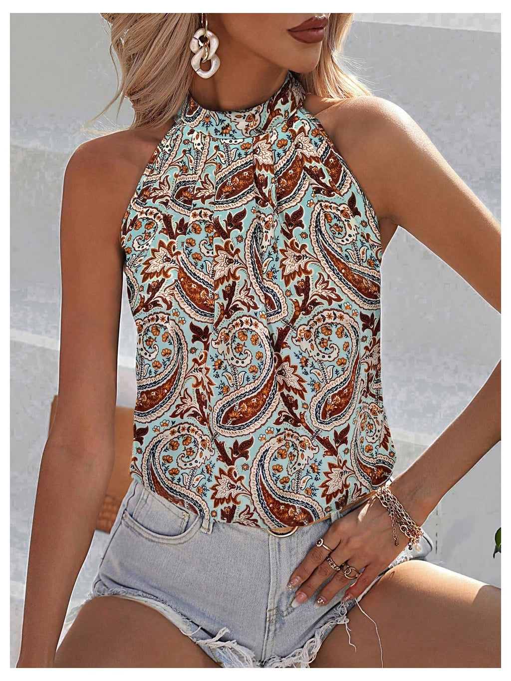 WDIRARA Women's All Over Print Halter Top Sleeveless Summer Boho Blouses Top Multicolor Medium