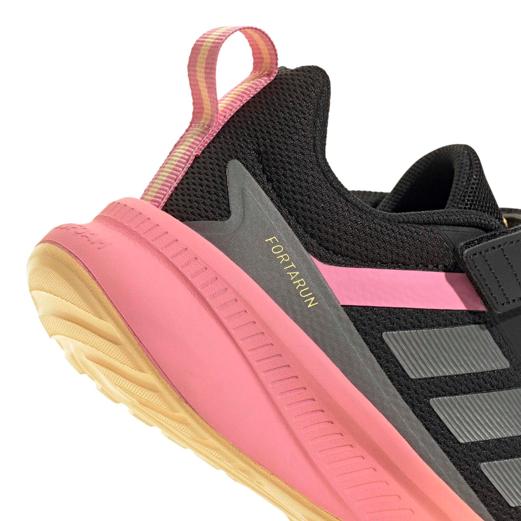 adidas Unisex-Kids Fortarun 4.0, Black/Iron Metallic/Bliss Pink, 3