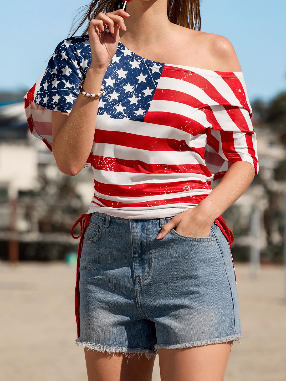 CUPSHE American Flag T Shirt Women USA Star Stripes Fourth July Tee Shirts Casual America Flag Print V Neck Tee Tops M