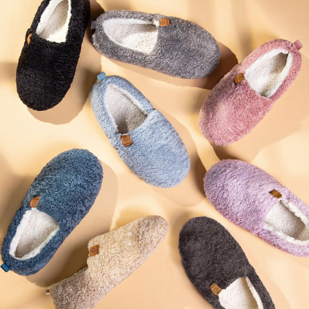 EverFoams Women’s Soft Curly Full Slippers Memory Foam Lightweight House Shoes Cozy Loafer with Polar Fleece Lining Cream White,8.5 US