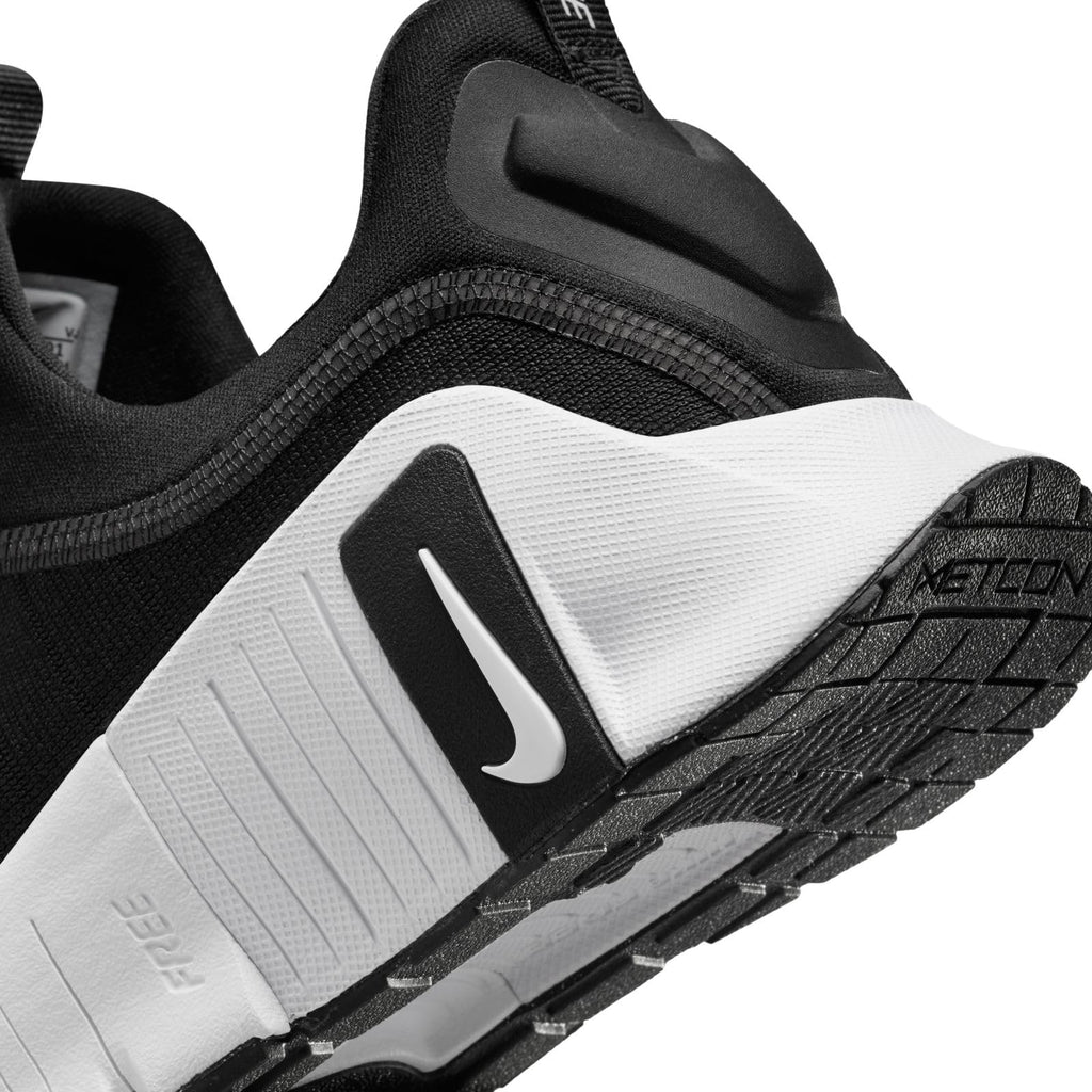 Nike Women's Free Metcon 6 Black/White 8 Medium