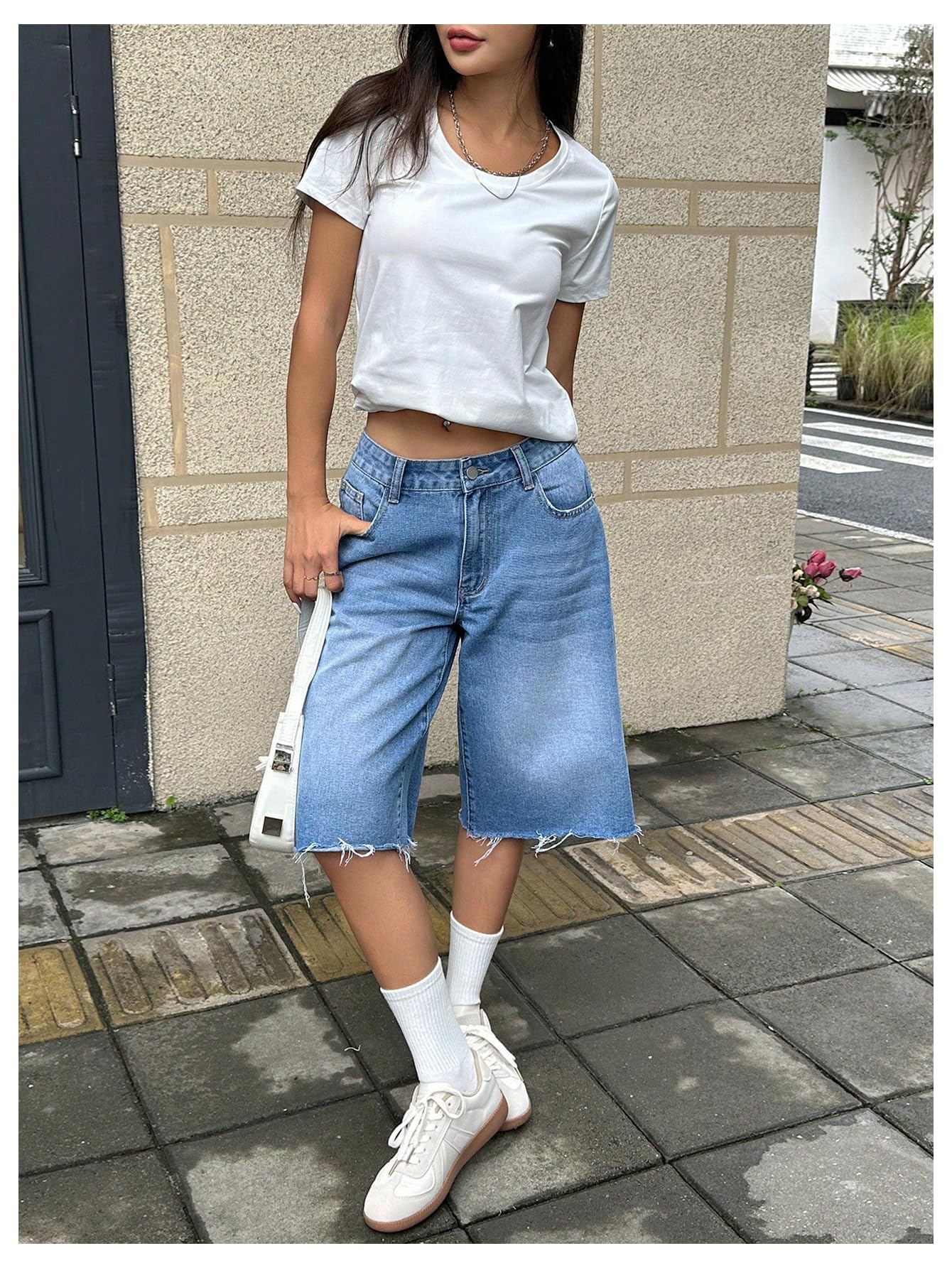 WDIRARA Women's Low Rise Baggy Denim Shorts Wide Leg Bermuda Jean Shorts Frayed Blue 26