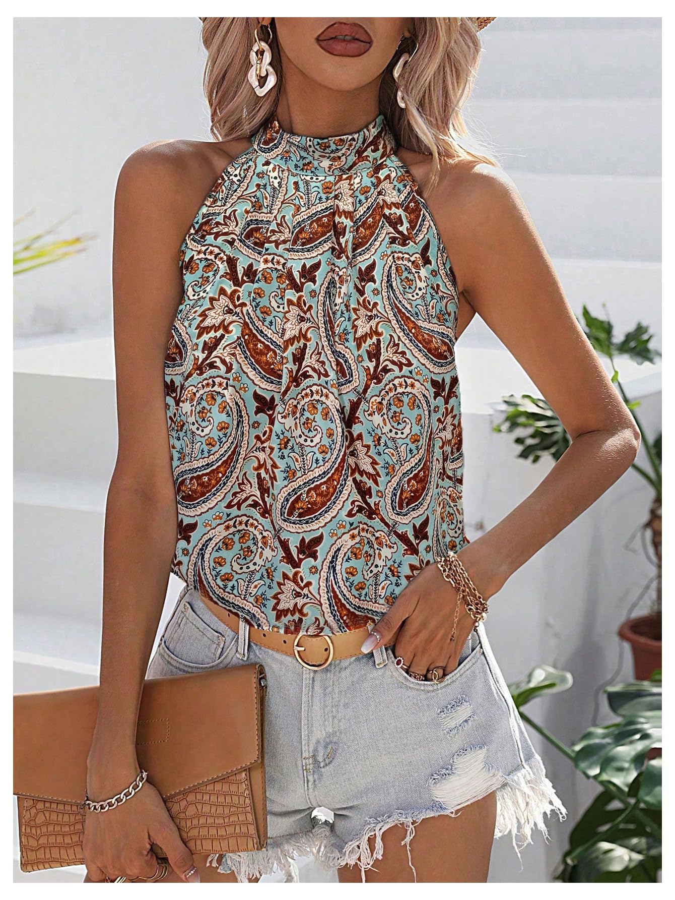WDIRARA Women's All Over Print Halter Top Sleeveless Summer Boho Blouses Top Multicolor Medium