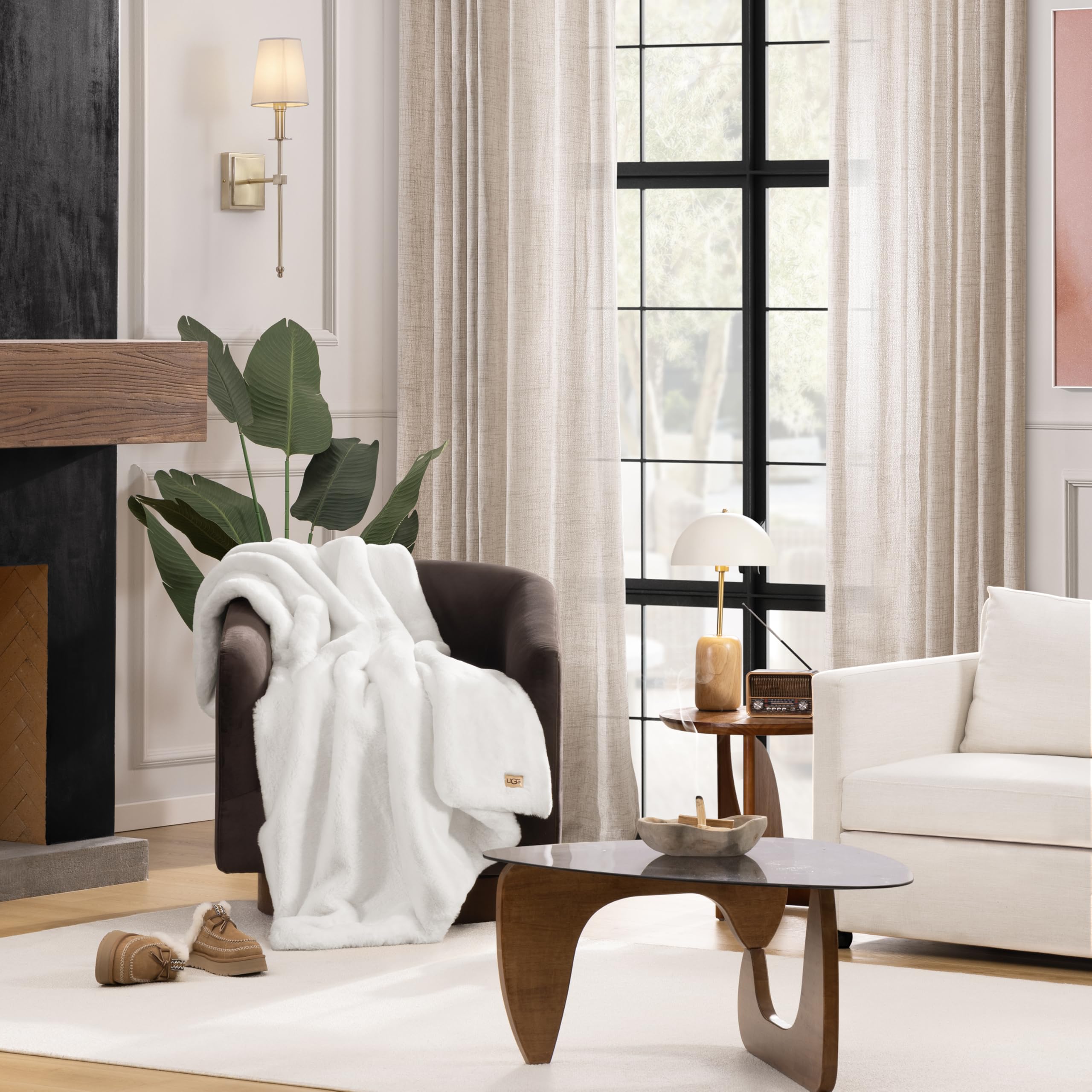 UGG Euphoria Faux Fur Throw Blanket, Warm Fluffy Throw for Couch or Bed, Luxury Bedroom Decor, Fluffy Blankets, Machine Washable, 50-inch x 70-inch, White Snow