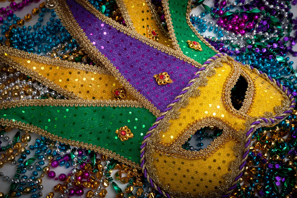 GiftExpress 100 Pcs Mardi Gras Metallic Bead Necklaces for Favors, New Year Parade, St Patrick Day Celebrations, Christmas Decorations, Tailgating, Gaysby Themed Party