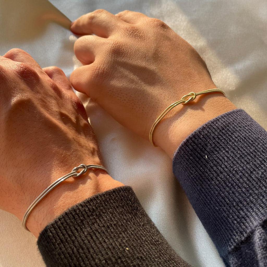 Matching Bracelets for Couples，Dainty Gold Love Knot Bracelet 14K Gold Plated Herringbone Chain Bracelet Relationship Jewelry Gifts for Best Friend(Gold&Silver)
