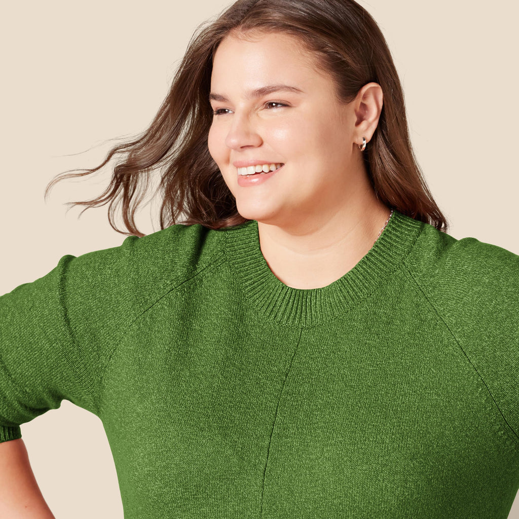 Amazon Essentials Women's Regular-Fit Soft Touch Long-Sleeve Crewneck Sweater, Green, Medium