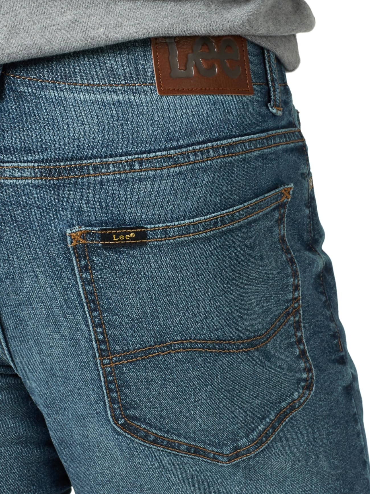 Lee Men's Extreme Motion Regular Straight Jean Thompson 36W x 32L