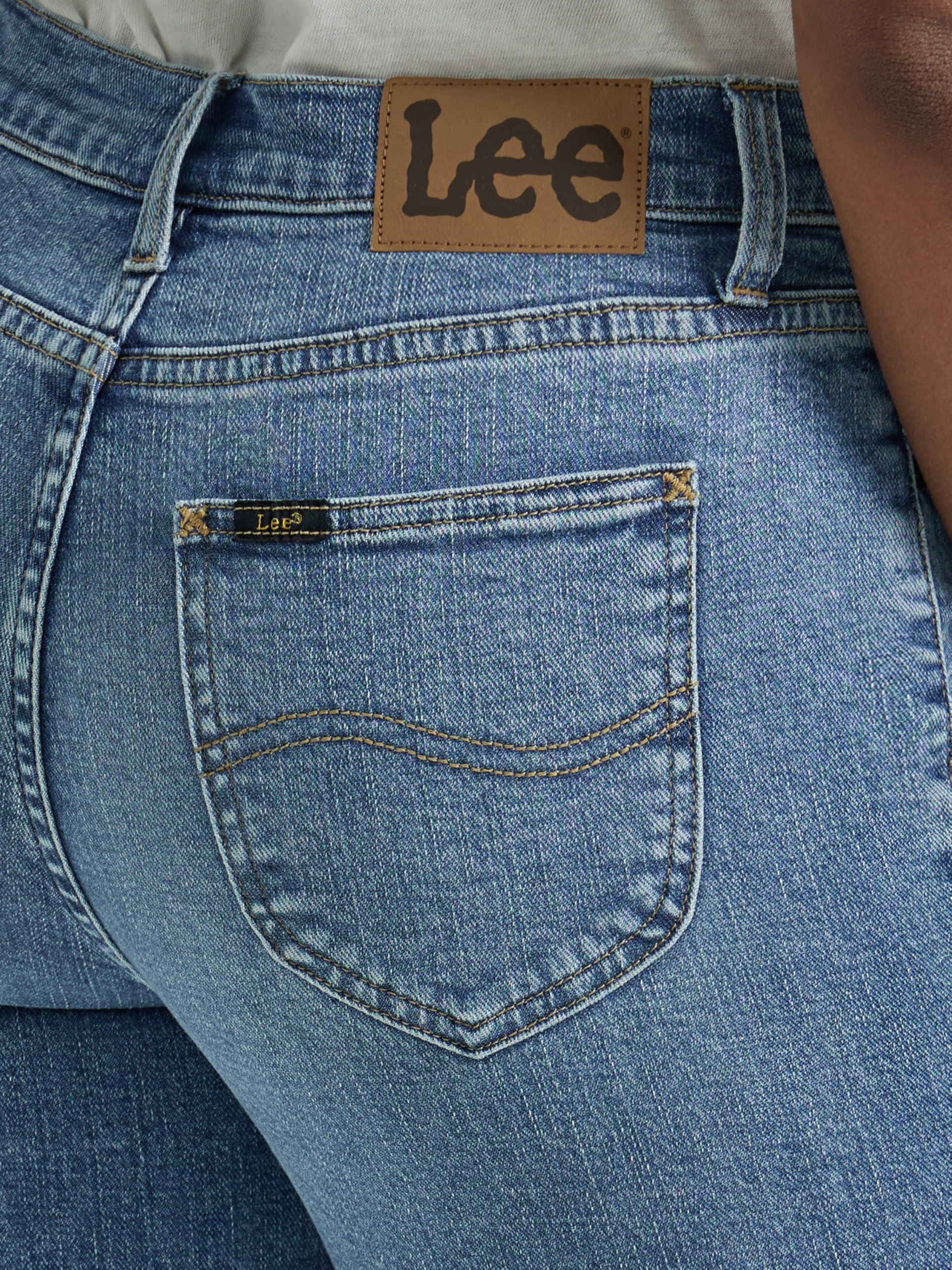 Lee Women's Legendary Mid Rise Flare Jean, Elevated Retro, 18